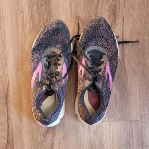 Brooks Anthem 2 Black & Fuchsia Sneakers